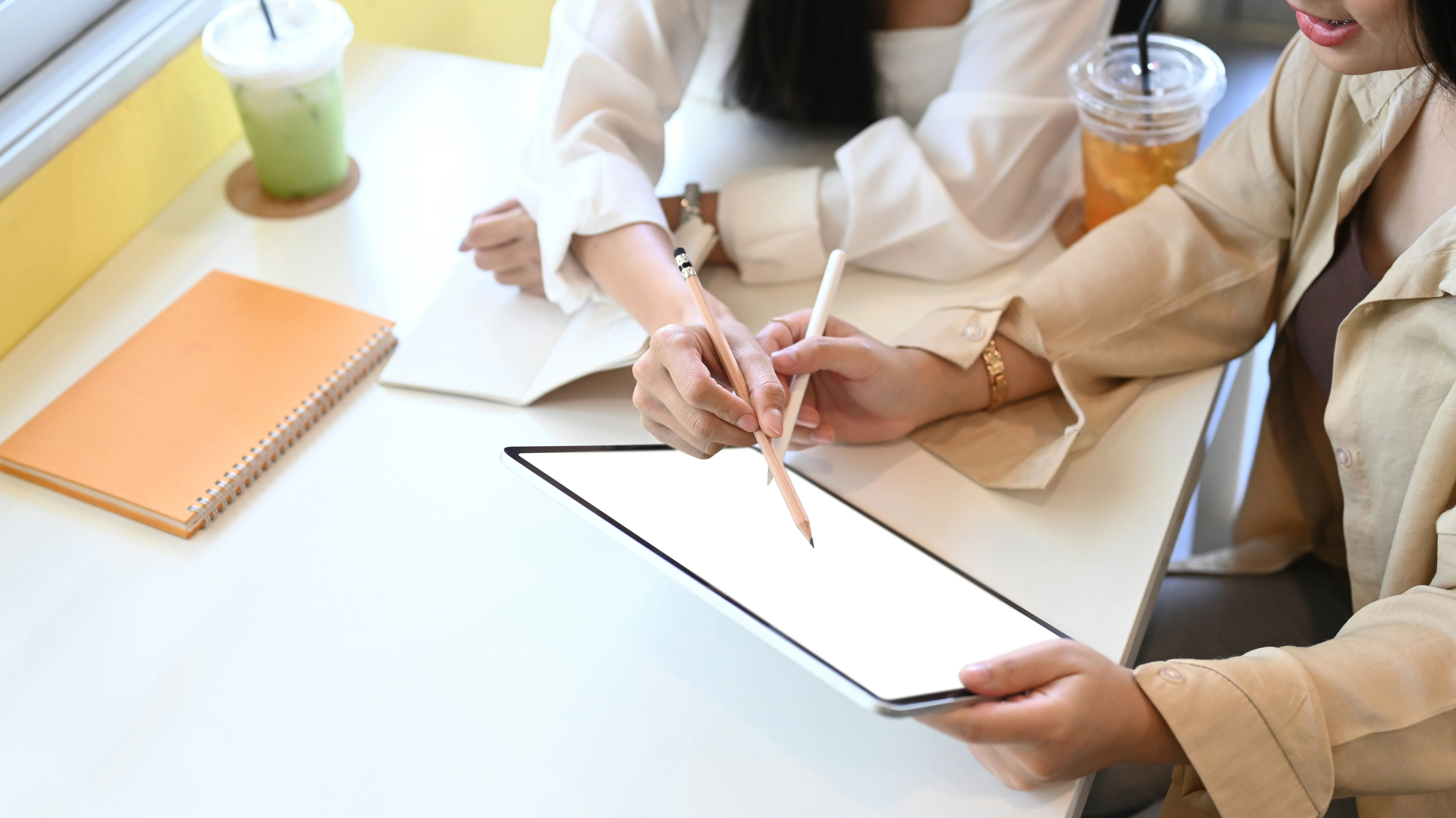 How to Find and Hire the Right Fractional CMO for Your Business